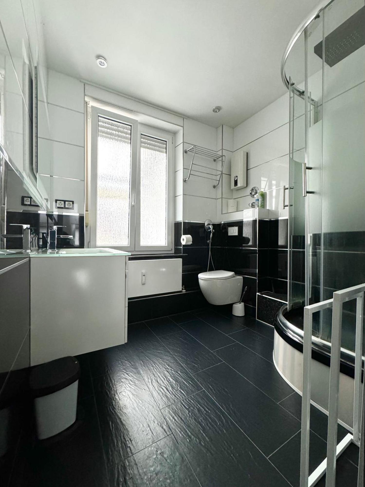 Moderne & Rustikale Monteurwohnung Im Zentrum Eitorf Bagian luar foto